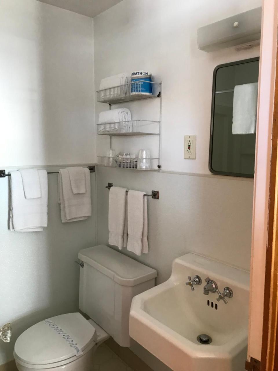 Trail Riders Motel Гренби Екстериор снимка