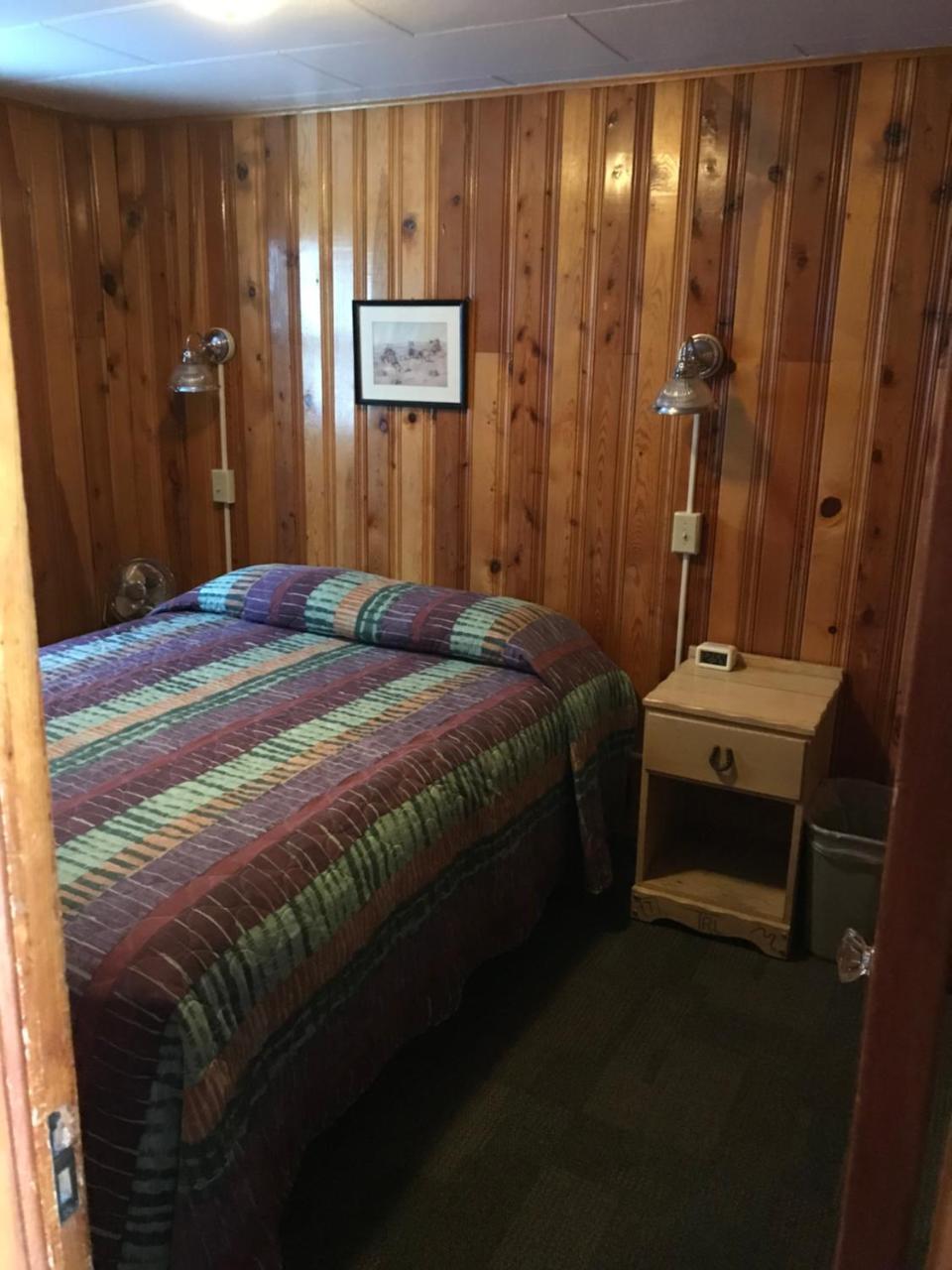 Trail Riders Motel Гренби Екстериор снимка