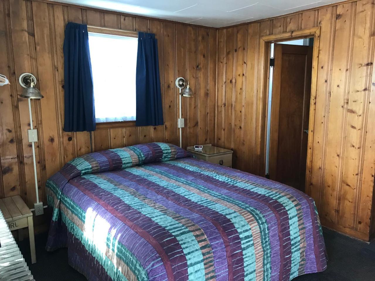 Trail Riders Motel Гренби Екстериор снимка